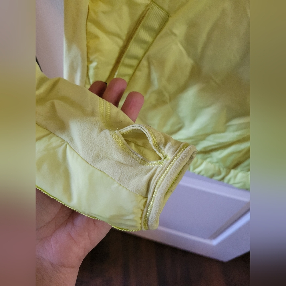 Lululemon What The Fluff Pullover Jacket Clarity Yellow Size 4 Quilted - Picture 6 of 14